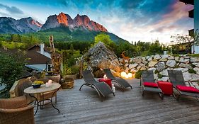 Bayern Resort Hotel - Adults only - mit Zugspitzblick - Eibsee-Nähe - Wellnessbereich - Naturpool im Sommer